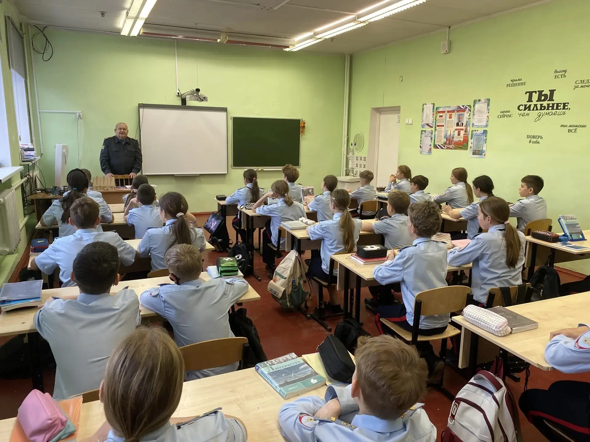 🌟В гостях у 6 «К» — человек, чьим именем гордится их класс!