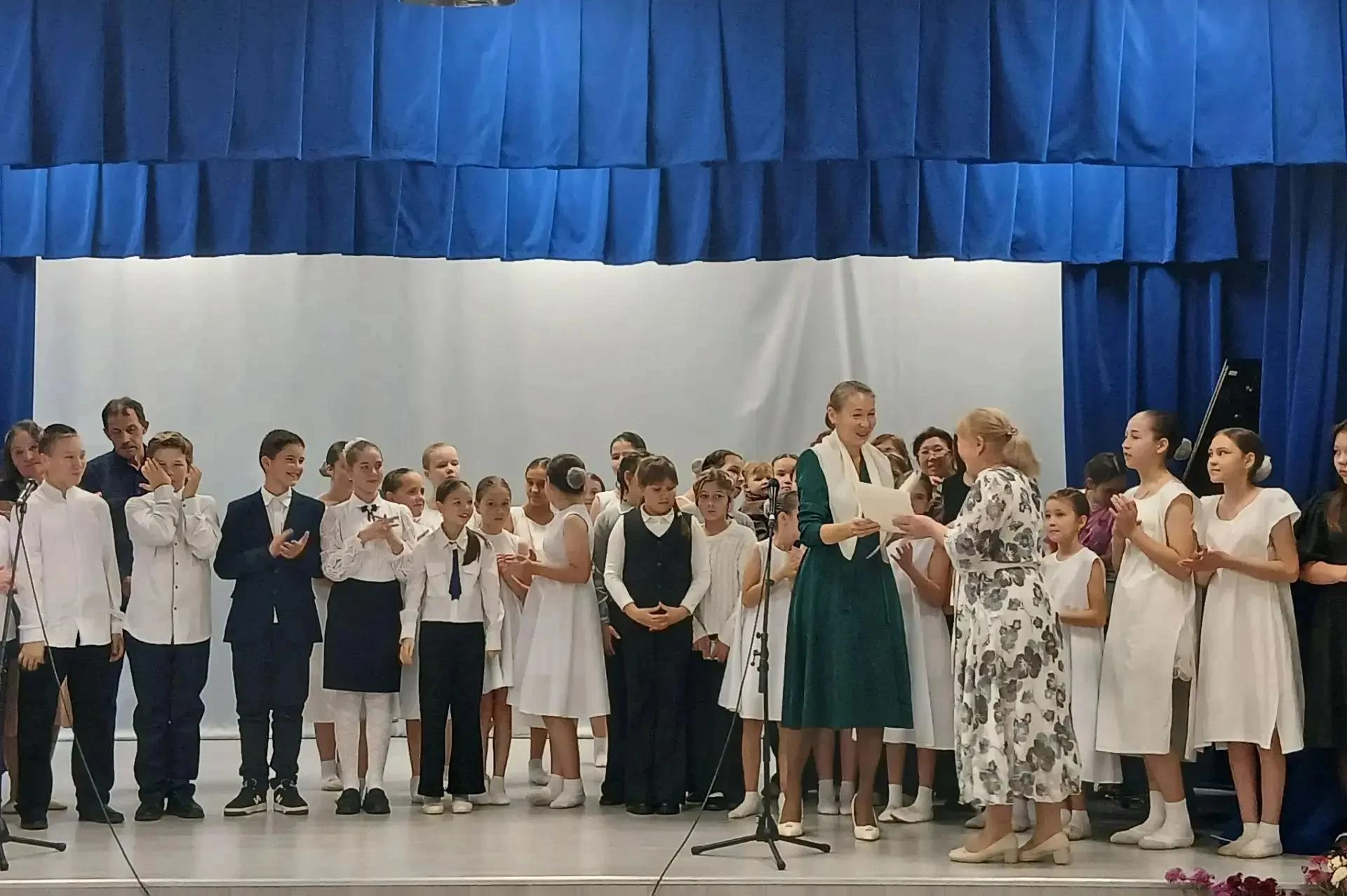 В Аликовской детской школе искусств ярко и тепло отметили День сельской женщины-прошло ...