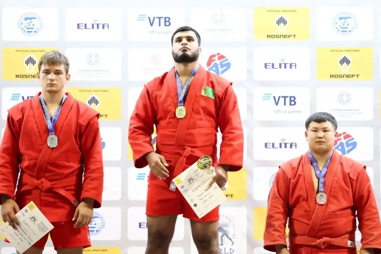 Самбист из Гуково завоевал серебро на первенстве мира 🥈