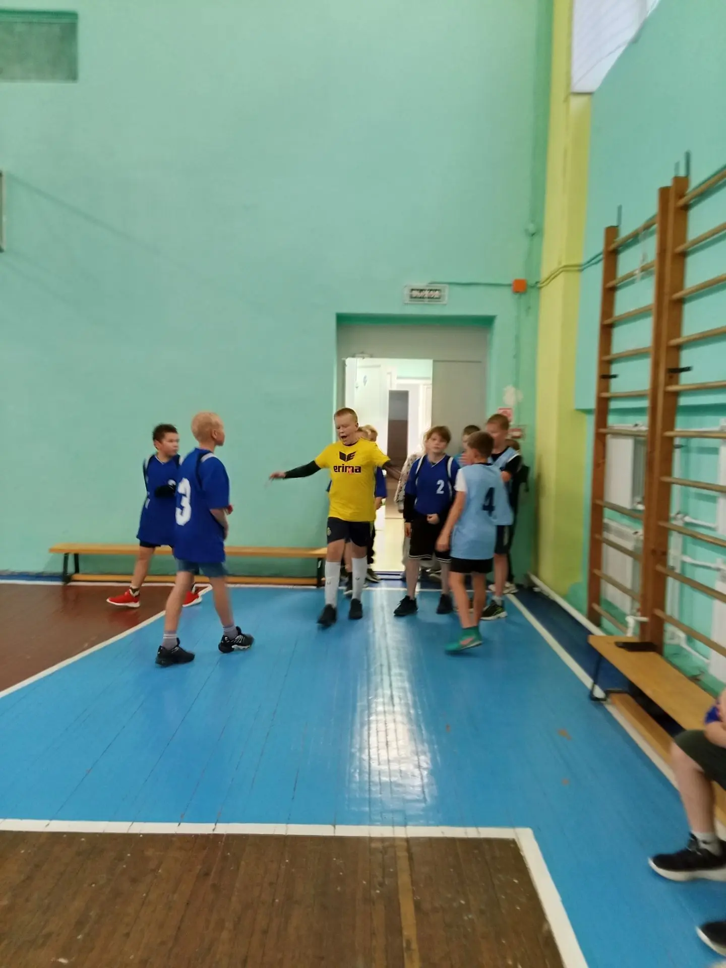 Дан старт школьному турниру по мини-футболу!