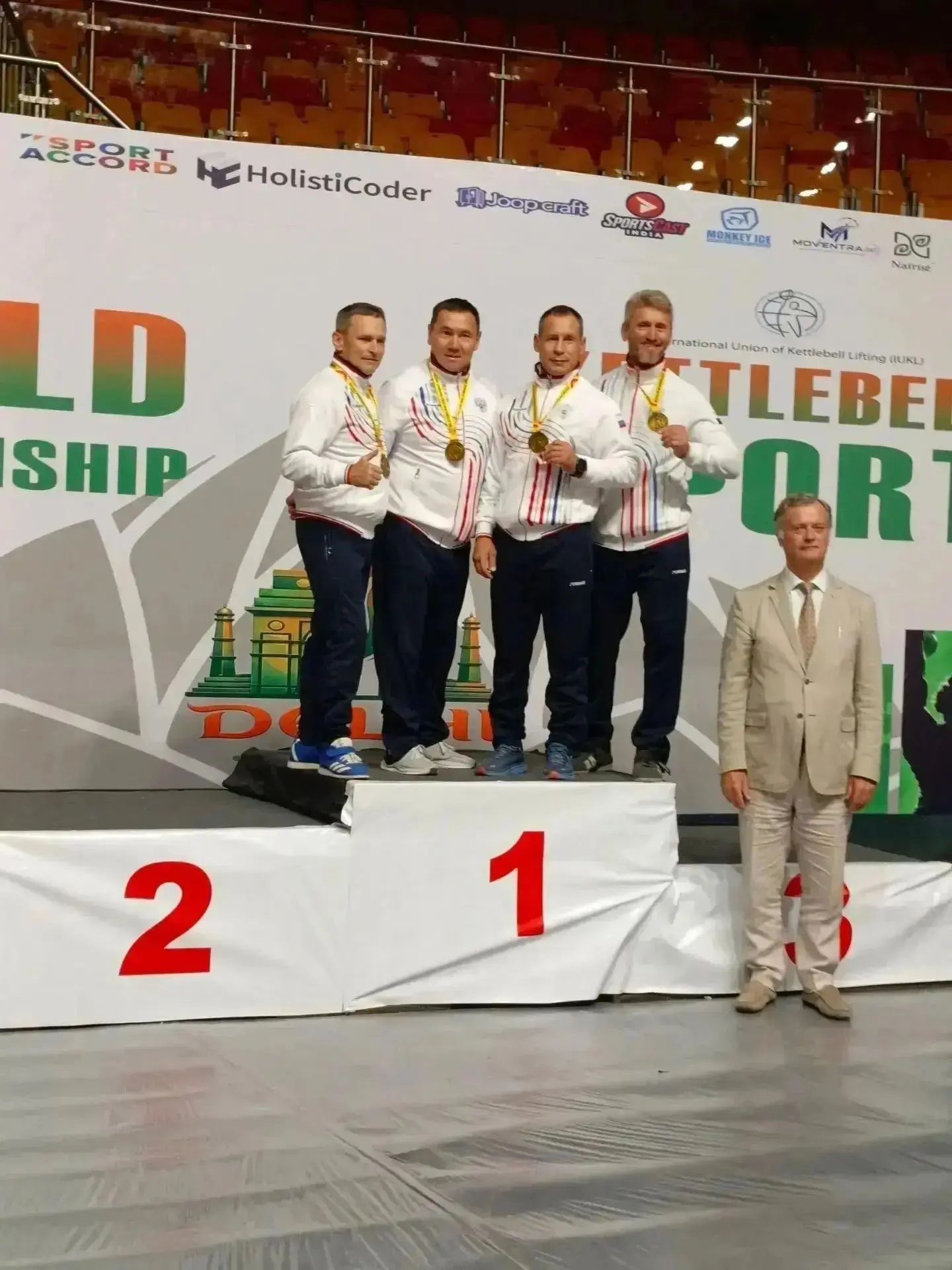 ☀ 🏋 Священник из Оренбуржья - чемпион мира по гиревому спорту!