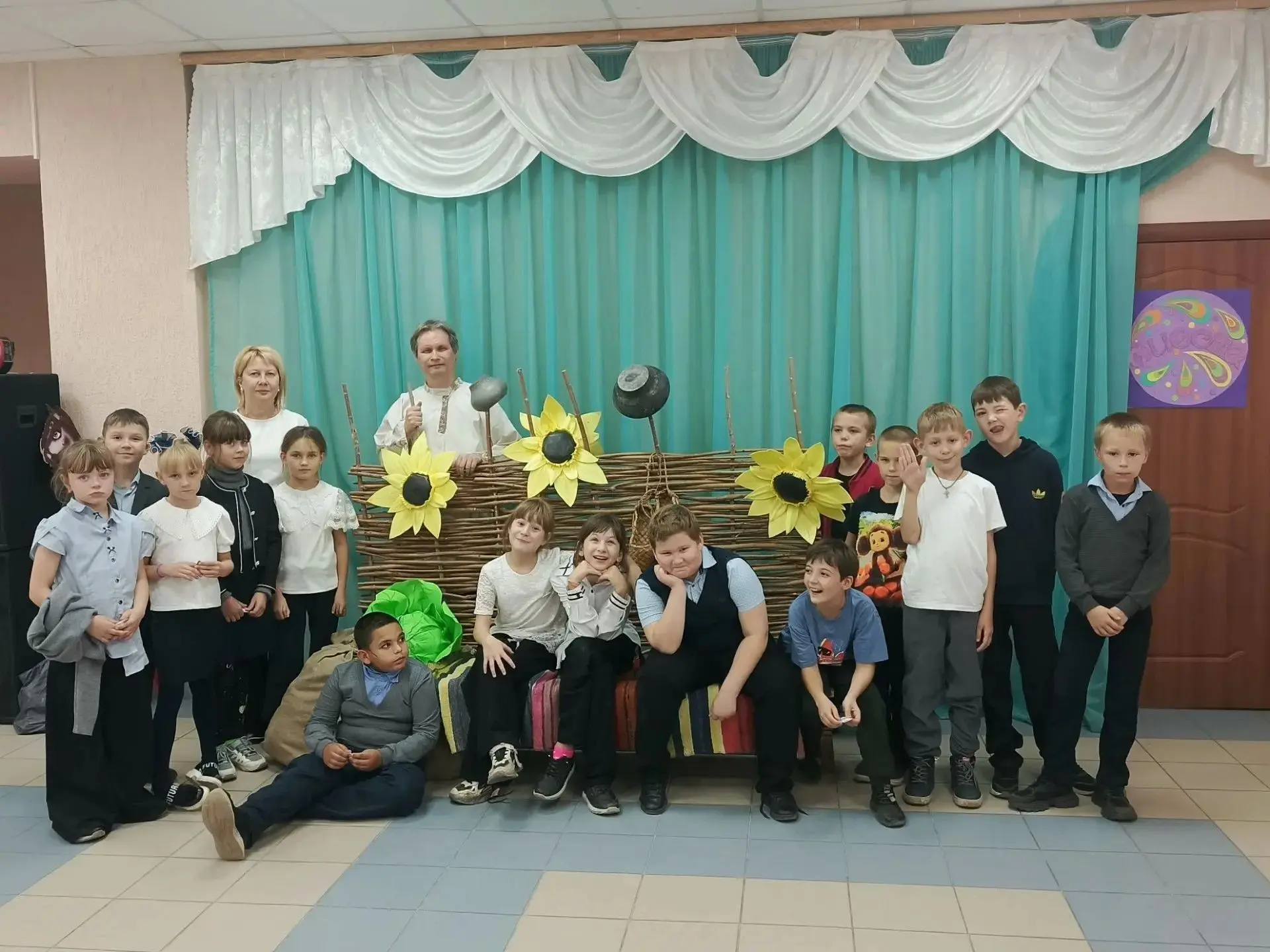 Осенние  будни в группе продленного дня продолжаются ярко! На днях сотрудники Районного...