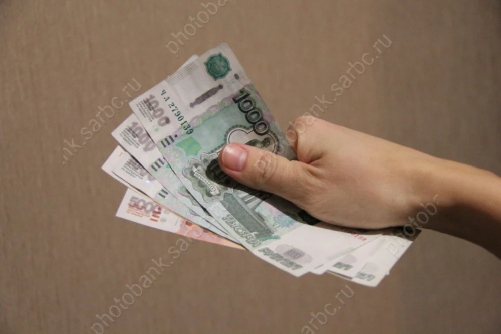 Пенсионерке заплатили за упавшие на неё паллеты