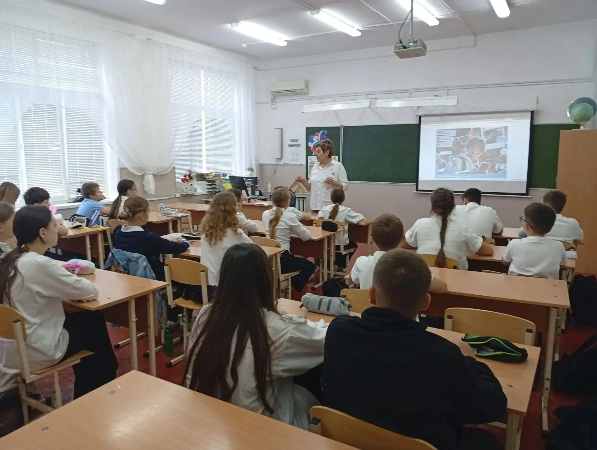 8 Октября социальный педагог Архипова Н. В. провела встречу‑беседу с учащимися 6 А клас...