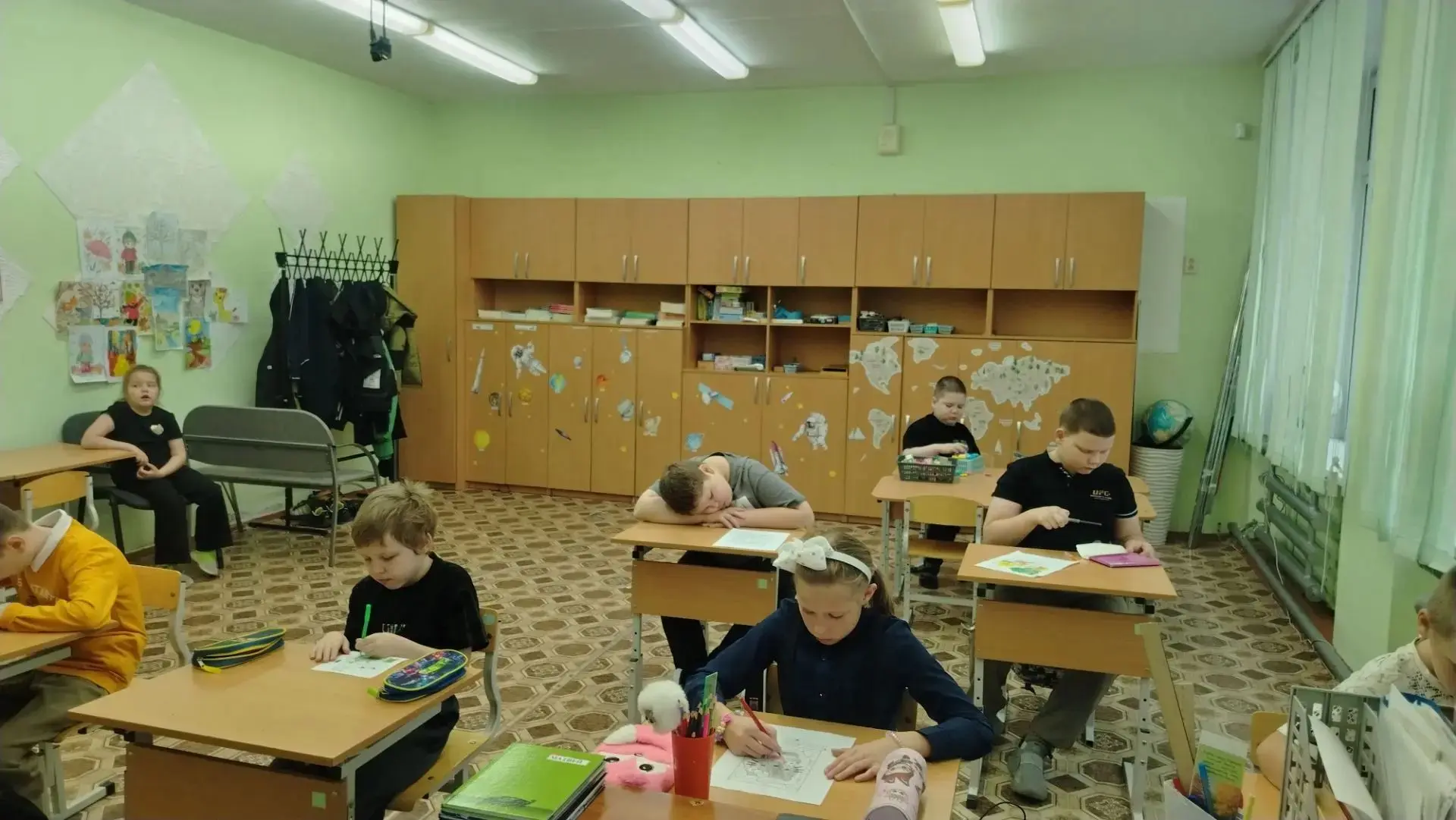 «Сегодня в 3 классе прошло мероприятие „Многонациональный Полевской“ от городской библи...