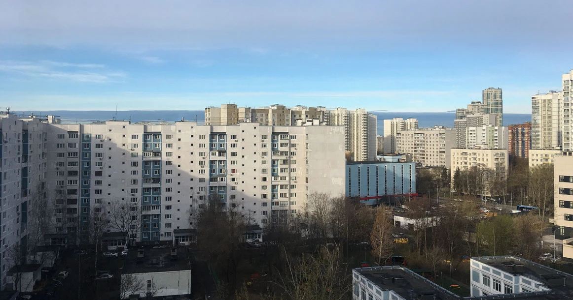 Вид из моего окна: на улицу Новаторов