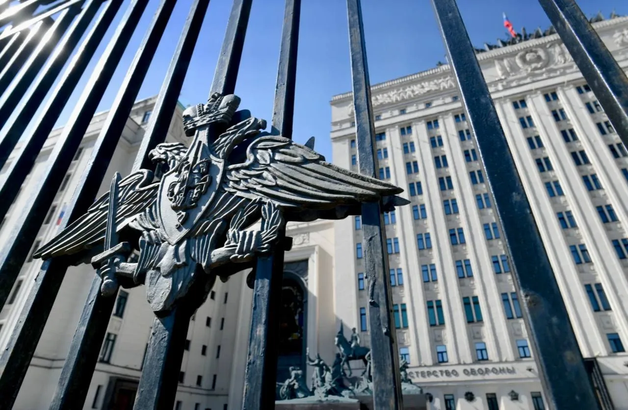 В Минобороны России заявили о нанесении ударов по объектам противника в течение дня.