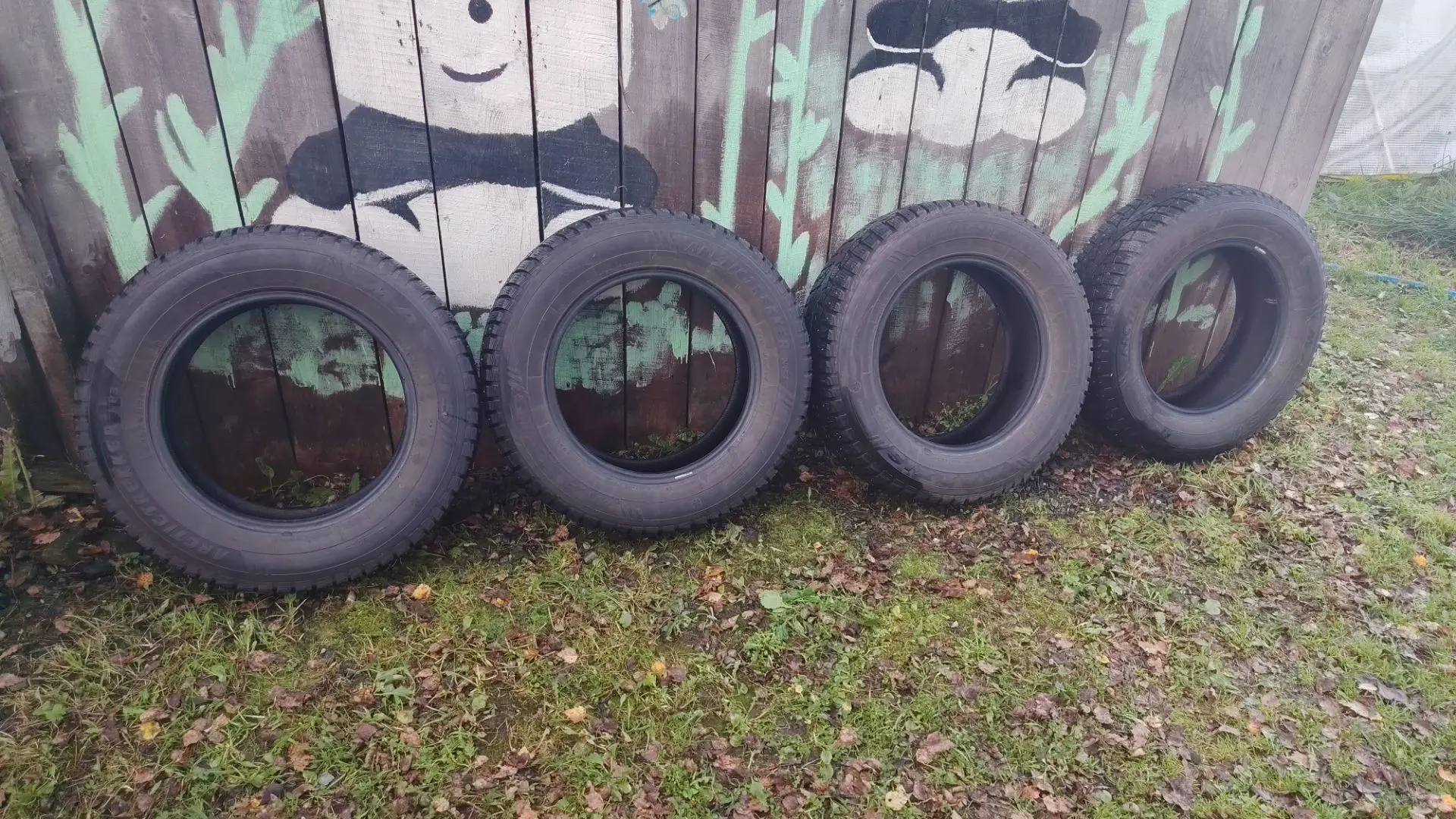 Продам зимние шины.