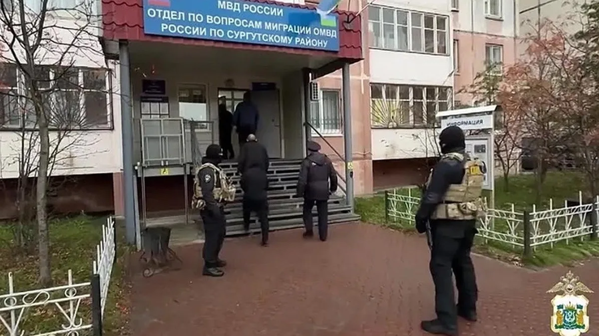 Восемь мигрантов выдворят из России после облав в Сургутском районе