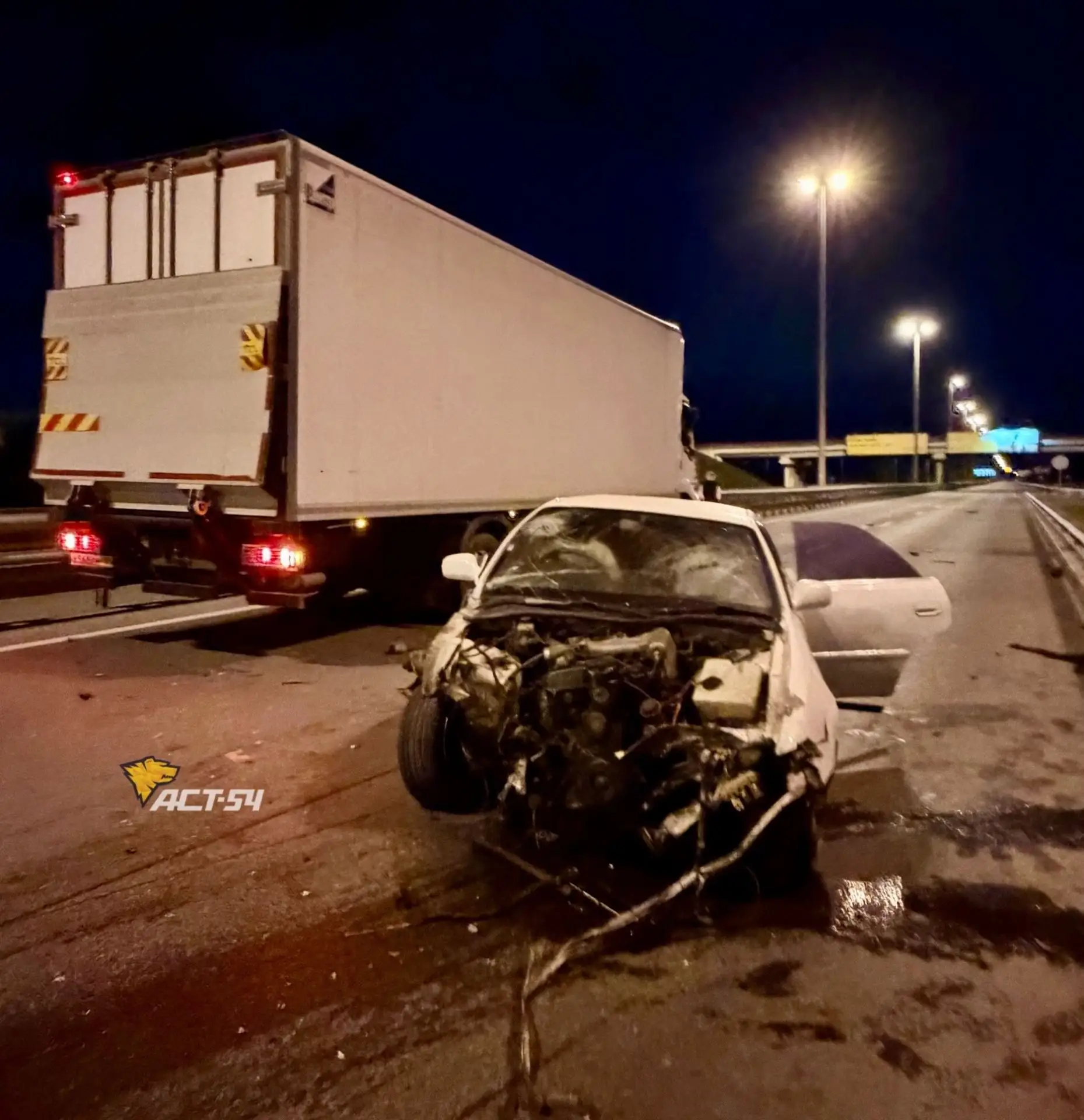 На Советском шоссе водитель седана Toyota Mark потерял контроль над автомобилем и на бо...