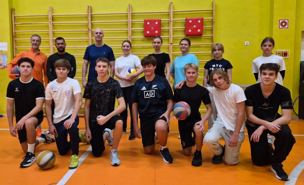 🏐Дружеский матч: Учителя vs Ученики 🤝