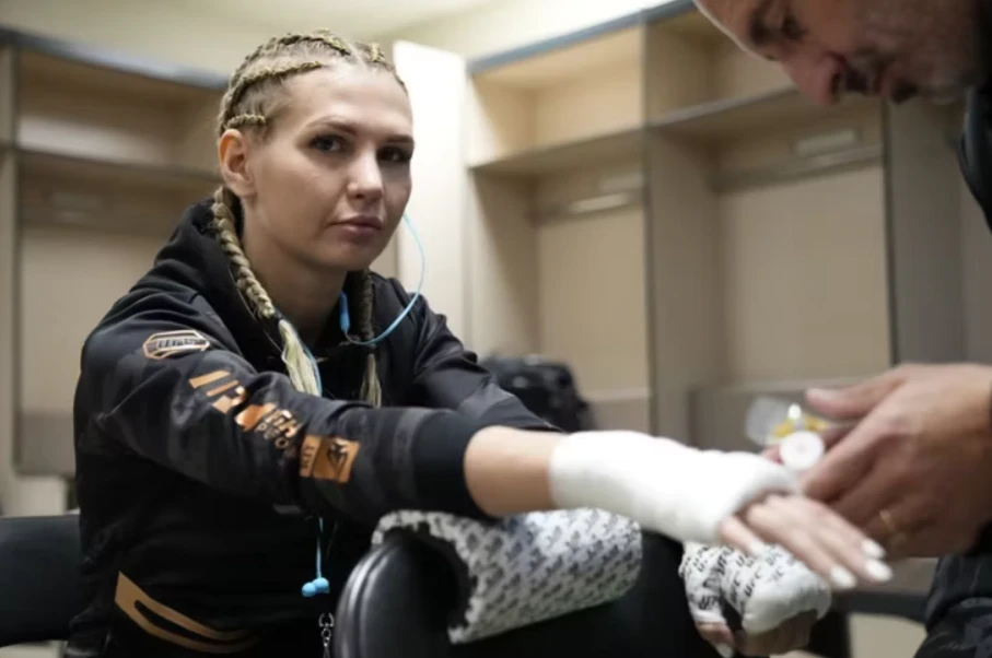 🥊 Сильное рассечение остановило бой Железняковой на UFC Fight Night 290