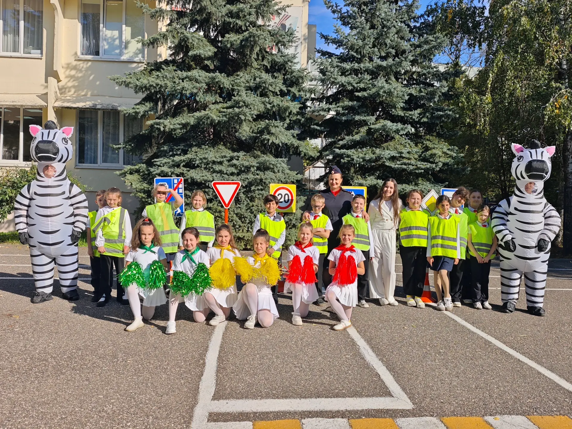 🚦🚔Школьники Пятигорска превратили урок ПДД в яркий танцевальный праздник