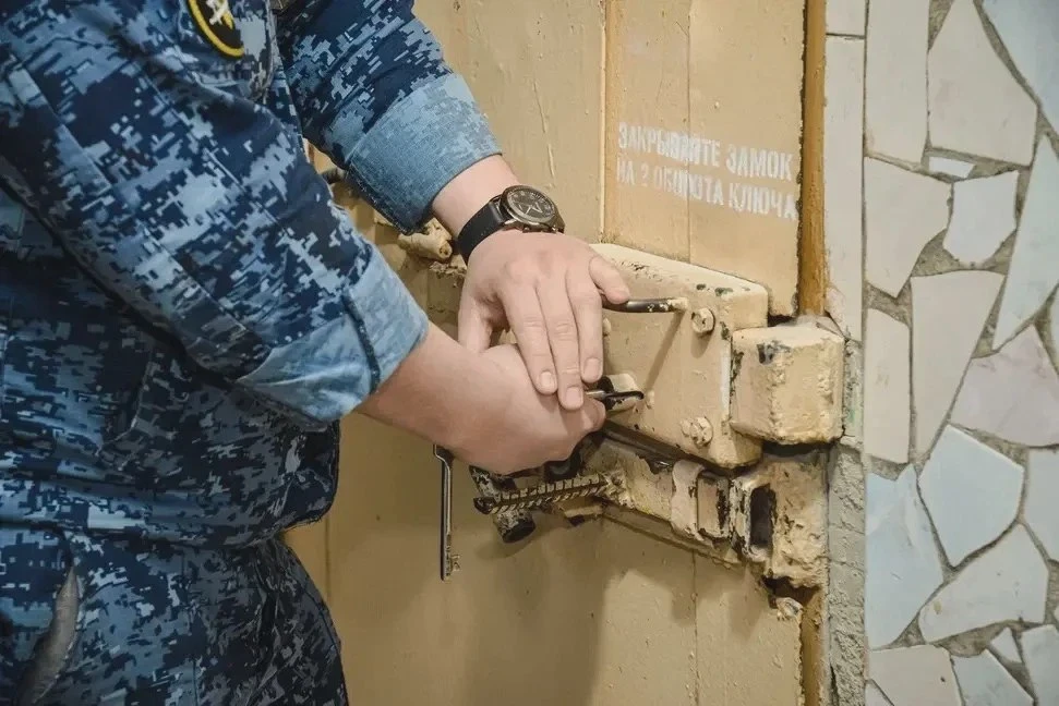 Бывшим полицейским из Оренбурга смягчили наказание