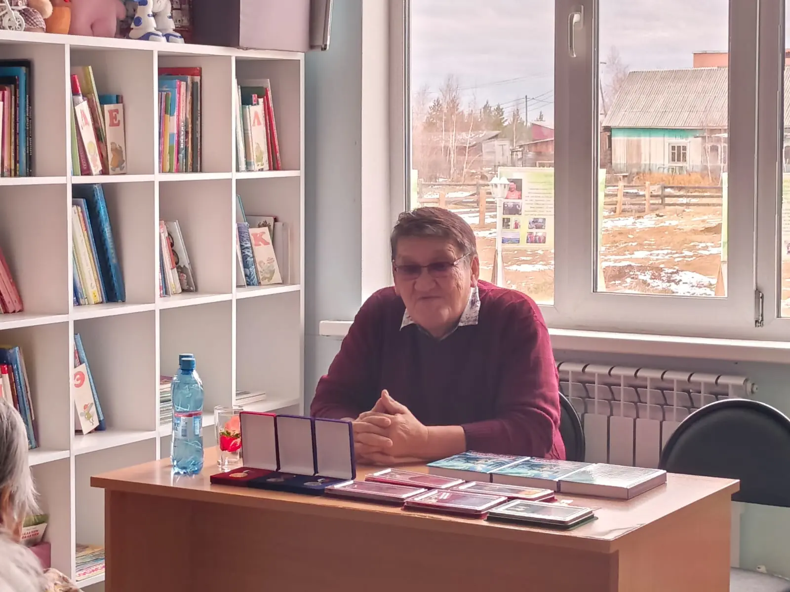 Бүгүн, биллэриллибитин курдук күнүс 3 чаастан Тойбохой модельнай библиотекатыгар ааҕаач...