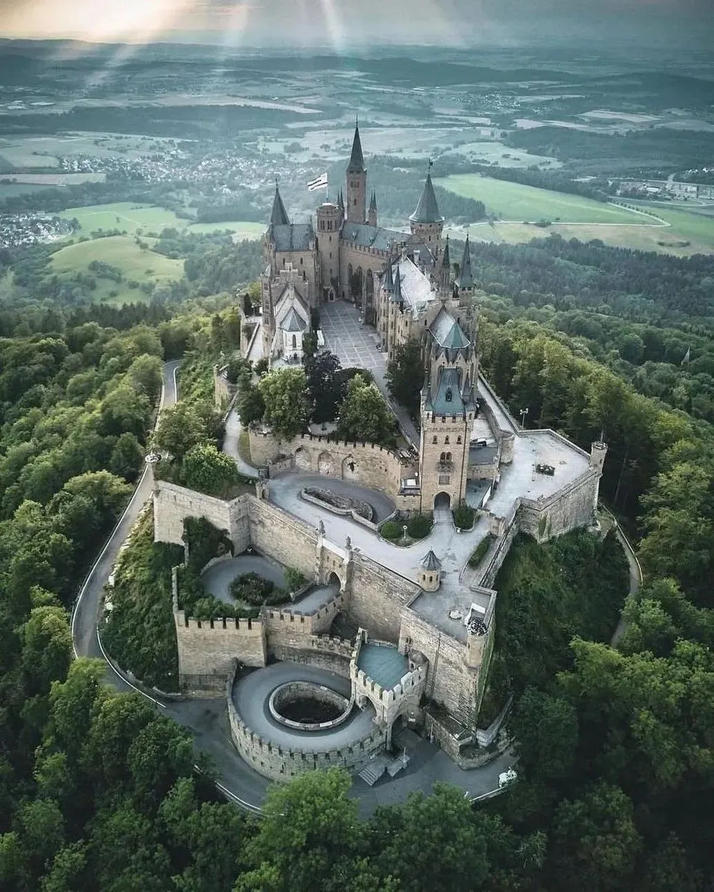 Замок Гогенцоллерн (Burg Hohenzollern), Баден-Вюртемберг, Германия