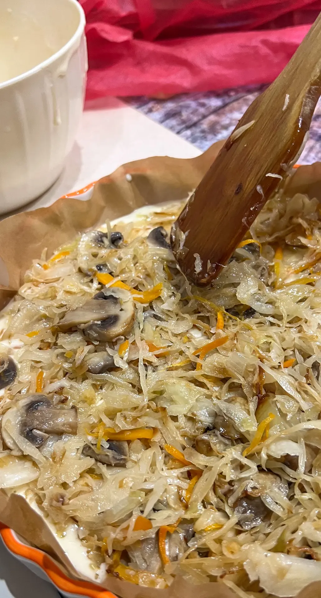 КАПУСТНЫЙ ЗАЛИВНОЙ ПИРОГ 🥧 🤩  Я капусту в любом виде люблю, ну а уж если она тушёная,...