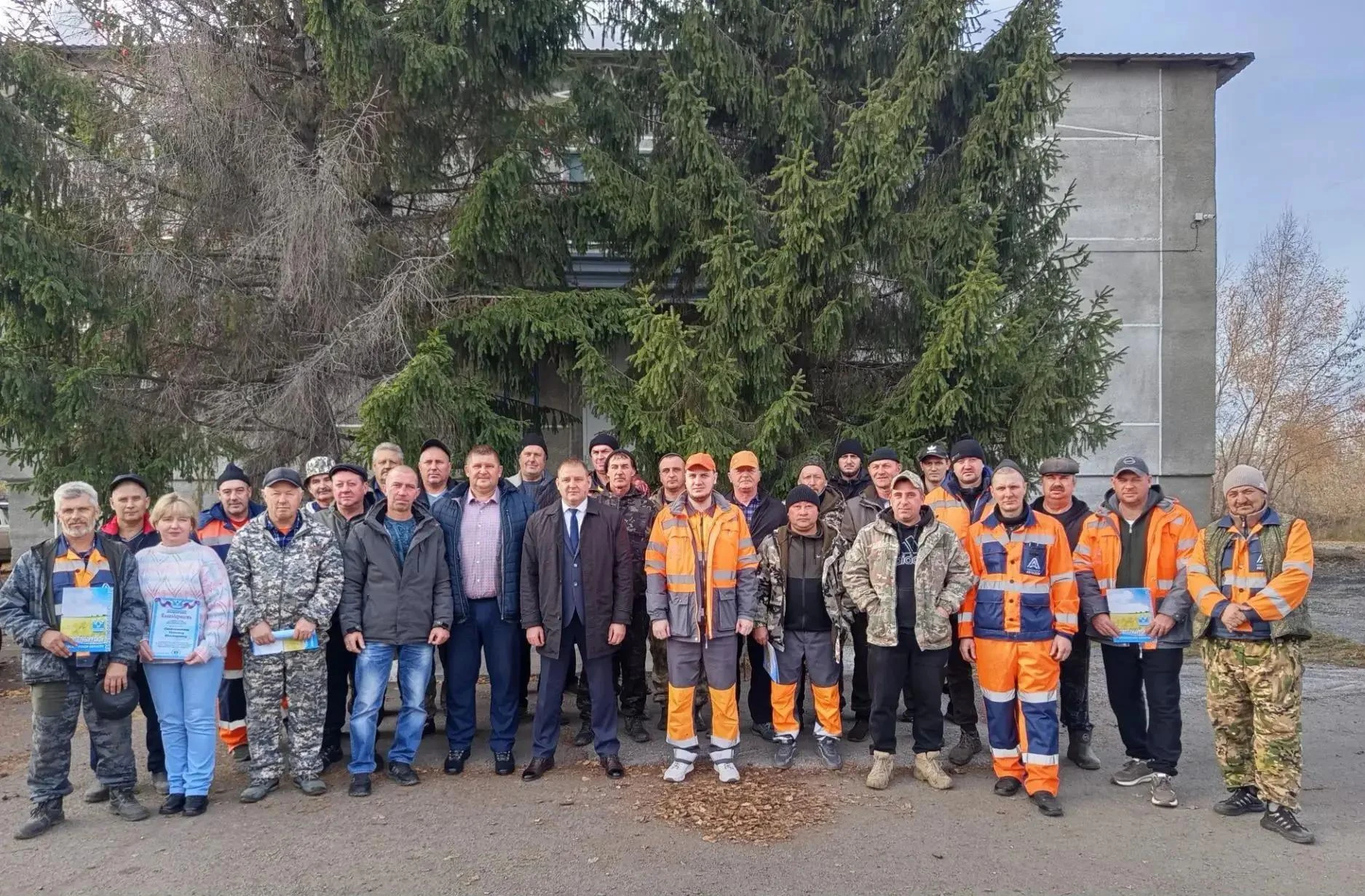 Работники дорожного хозяйства принимали поздравления от главы района