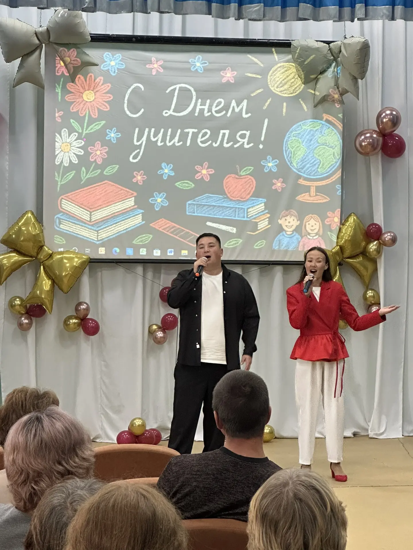 Сегодня в нашей школе прошла музыкальная открытка ко Дню учителя! Это было особенное ме...