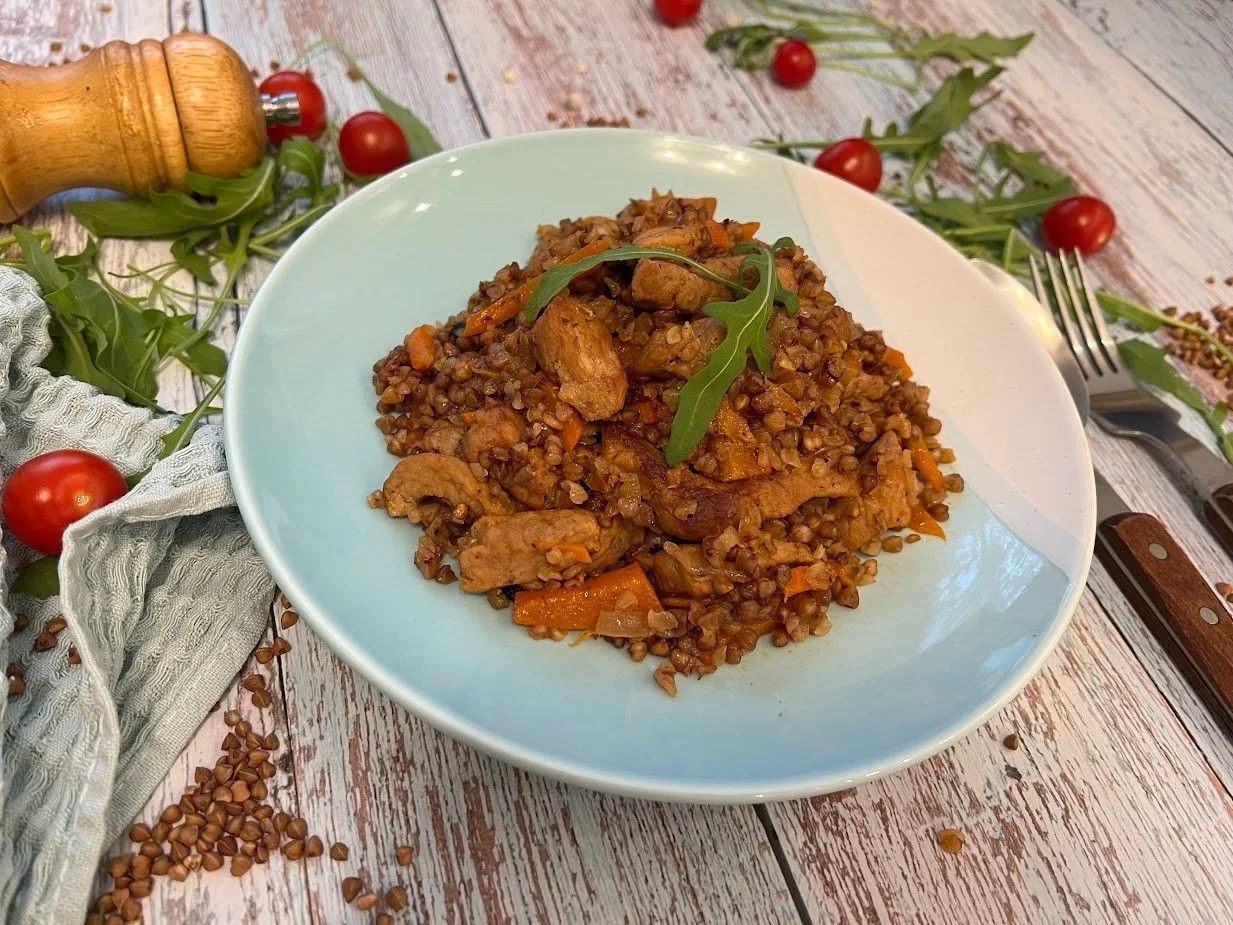 🍽 В продолжение вчерашней темы про любимые каши - сохраняйте себе рецепт гречки по‑куп...