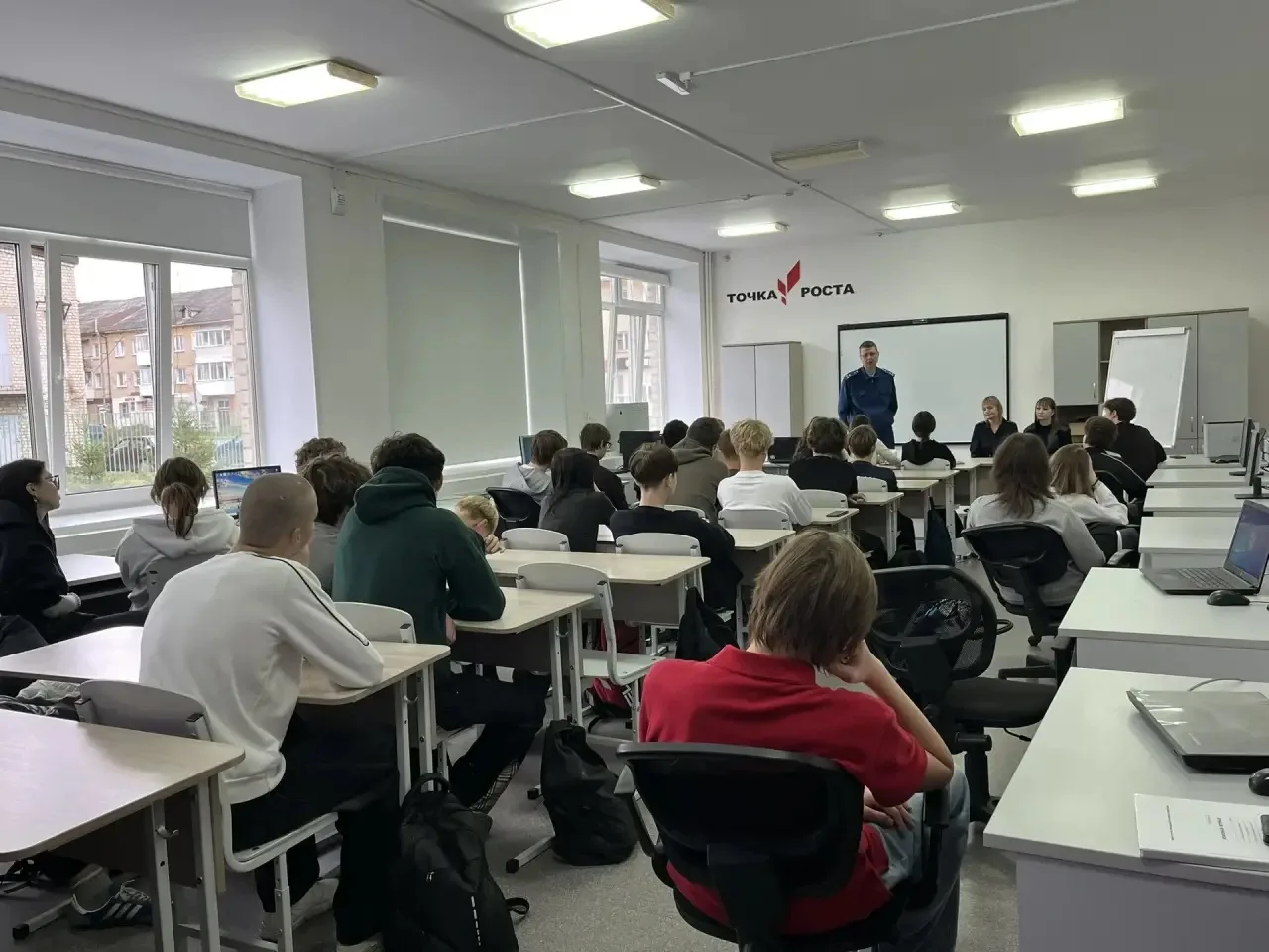 👮🏻👮🏻‍♂️ Безопасность в приоритете: в школе прошла встреча с представителями правоох...