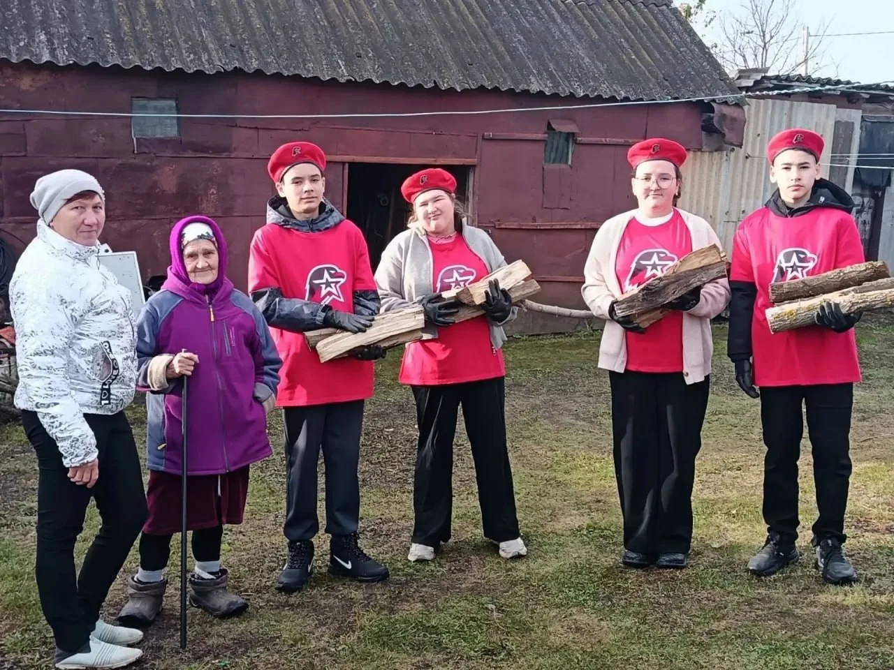 ❤️ Юнармейцы из Бавлинского района помогли Фаузие Габсамиковой