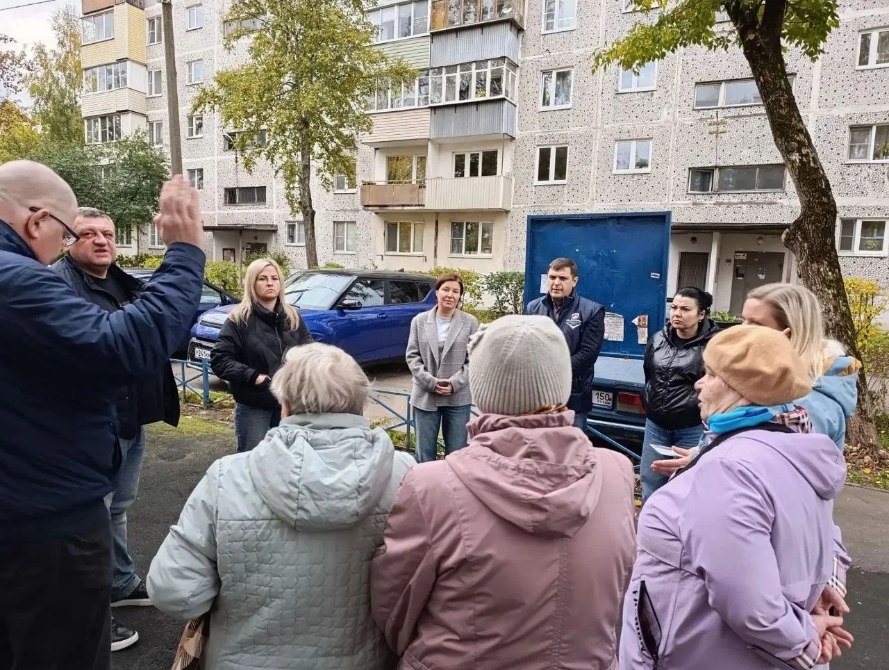 🎪 Божухина совместно с депутатами и заместителем директора МБУ «ХТУ» г.о. Лосино-Петро...