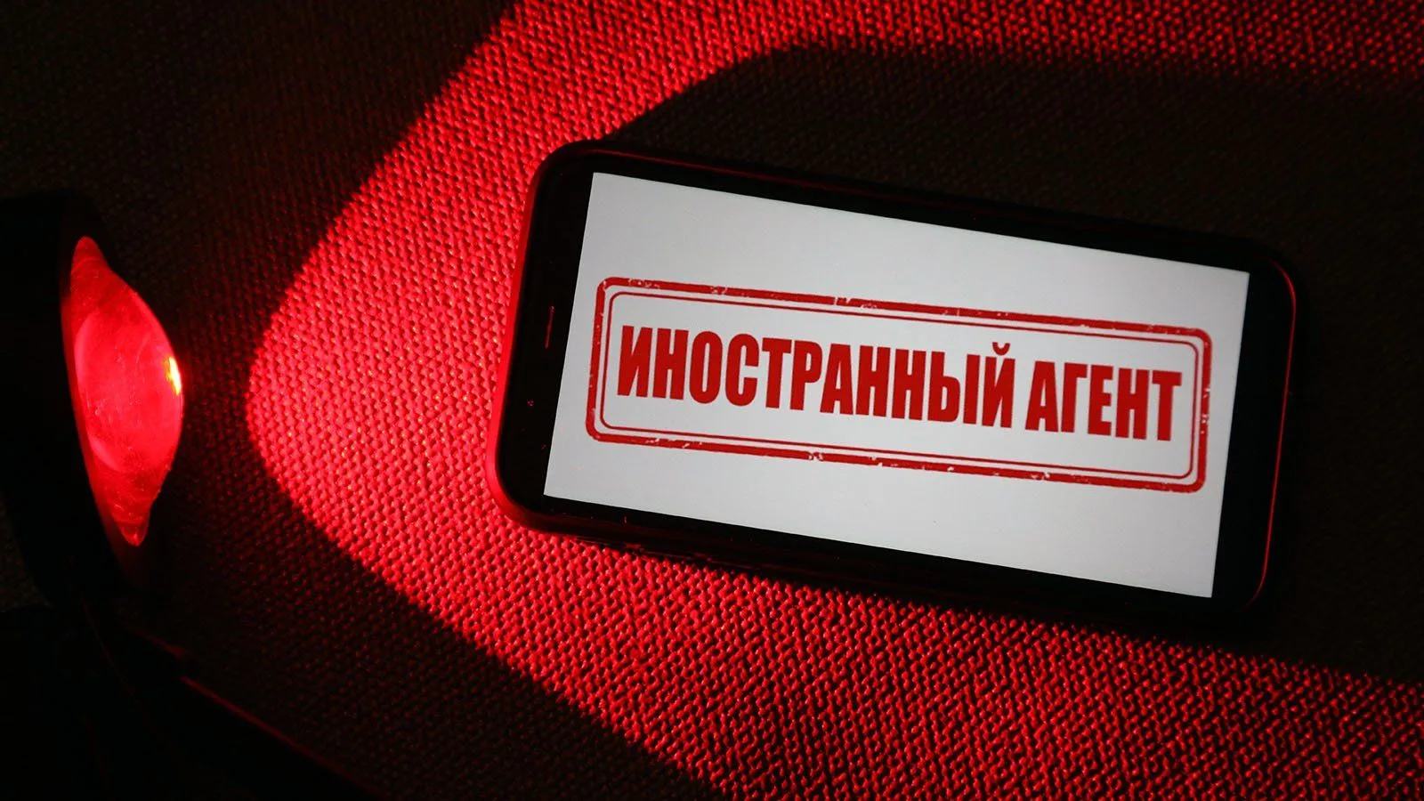 В Новгородской области расширили список ограничений для помощников депутатов: теперь им...