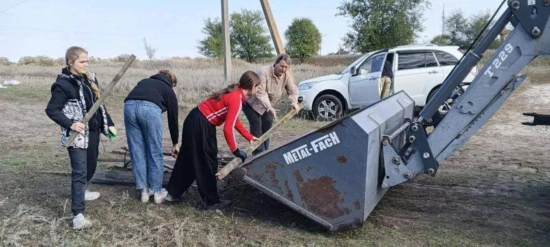 В Покровке на субботник вышли всем миром