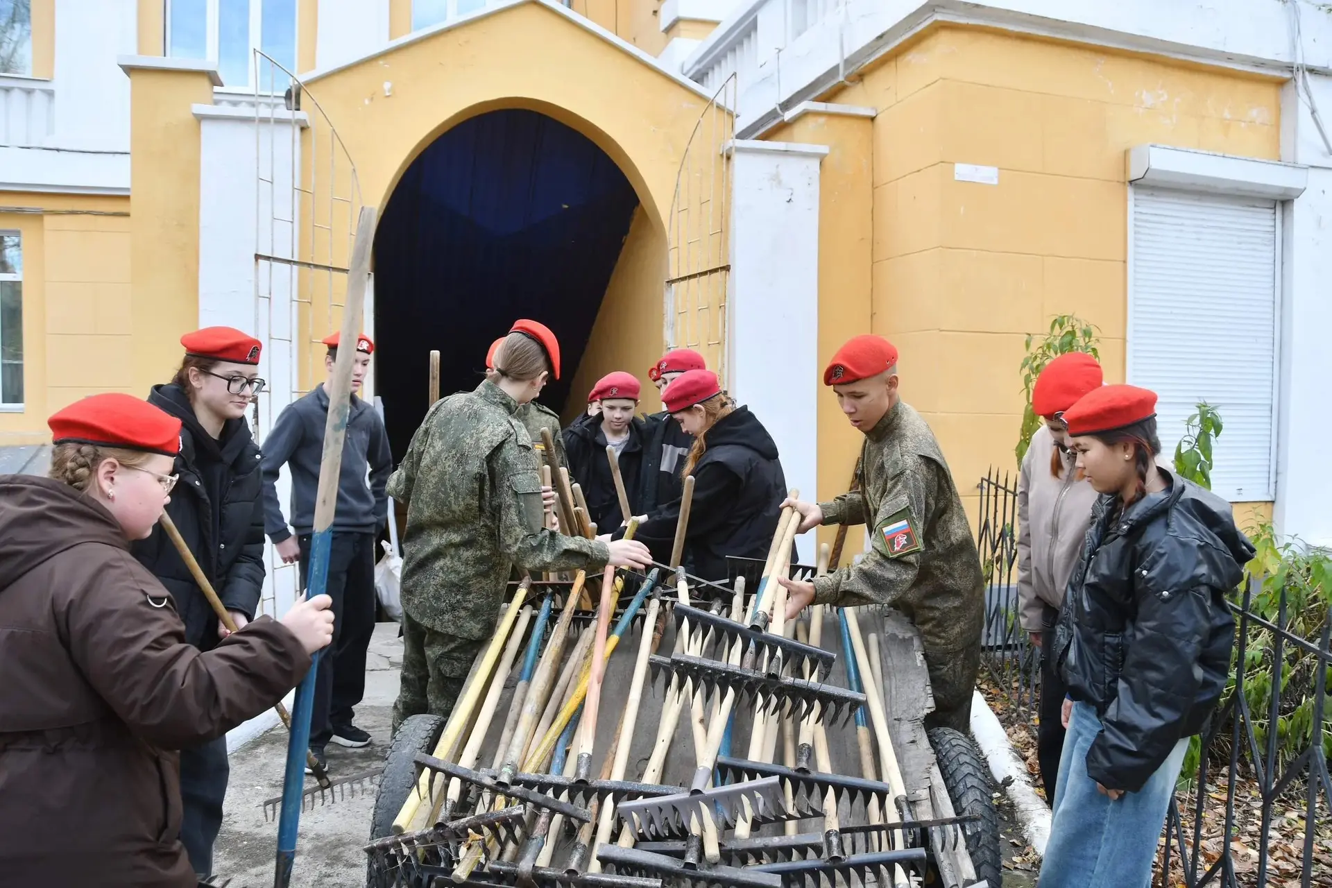 В Парке культуры и отдыха Дома офицеров Забайкальского края состоялся  осенний молодёжн...