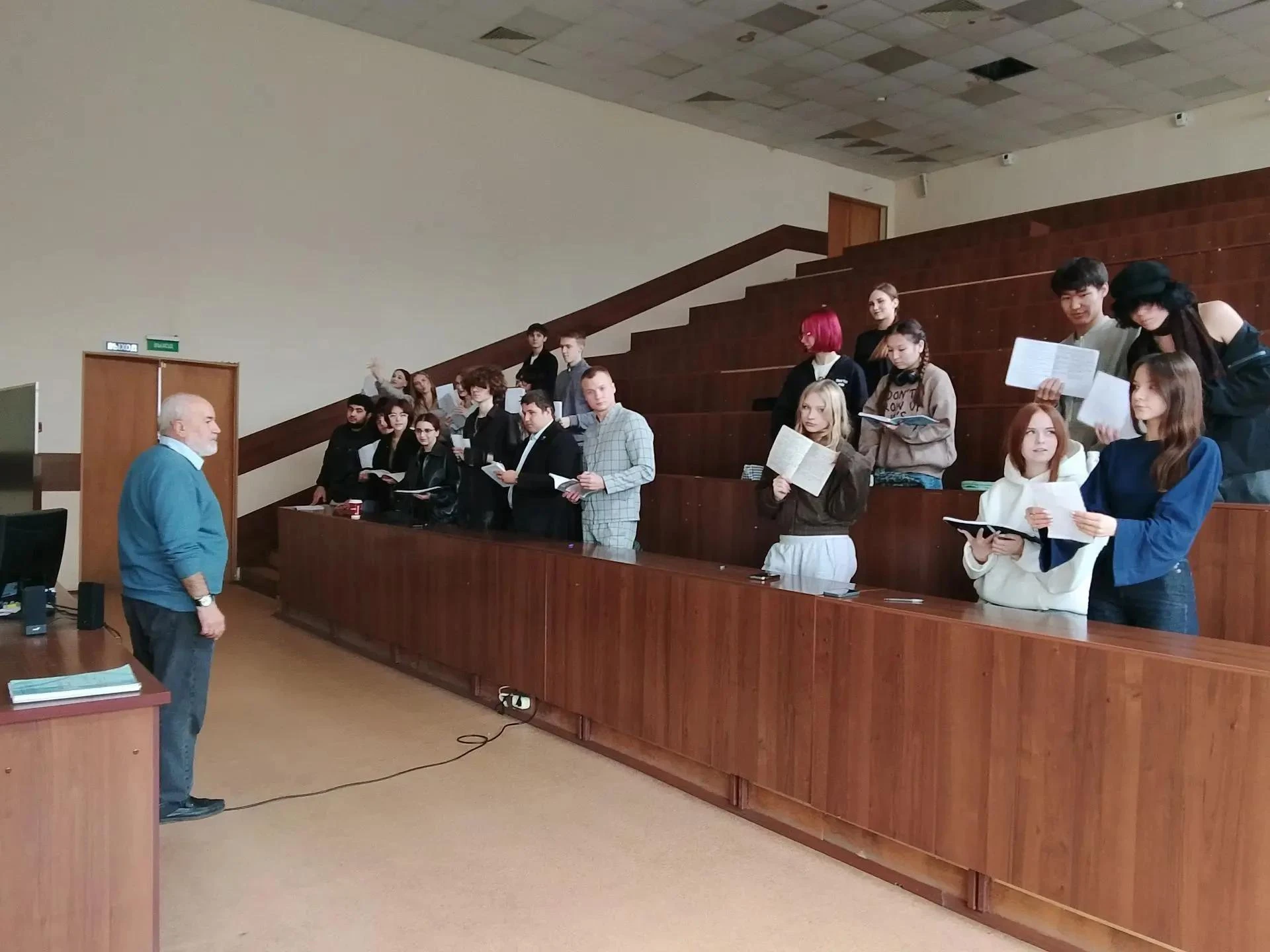 В преддверии Дня отца депутат Единой России Вячеслав Муравьев пообщался со студентами