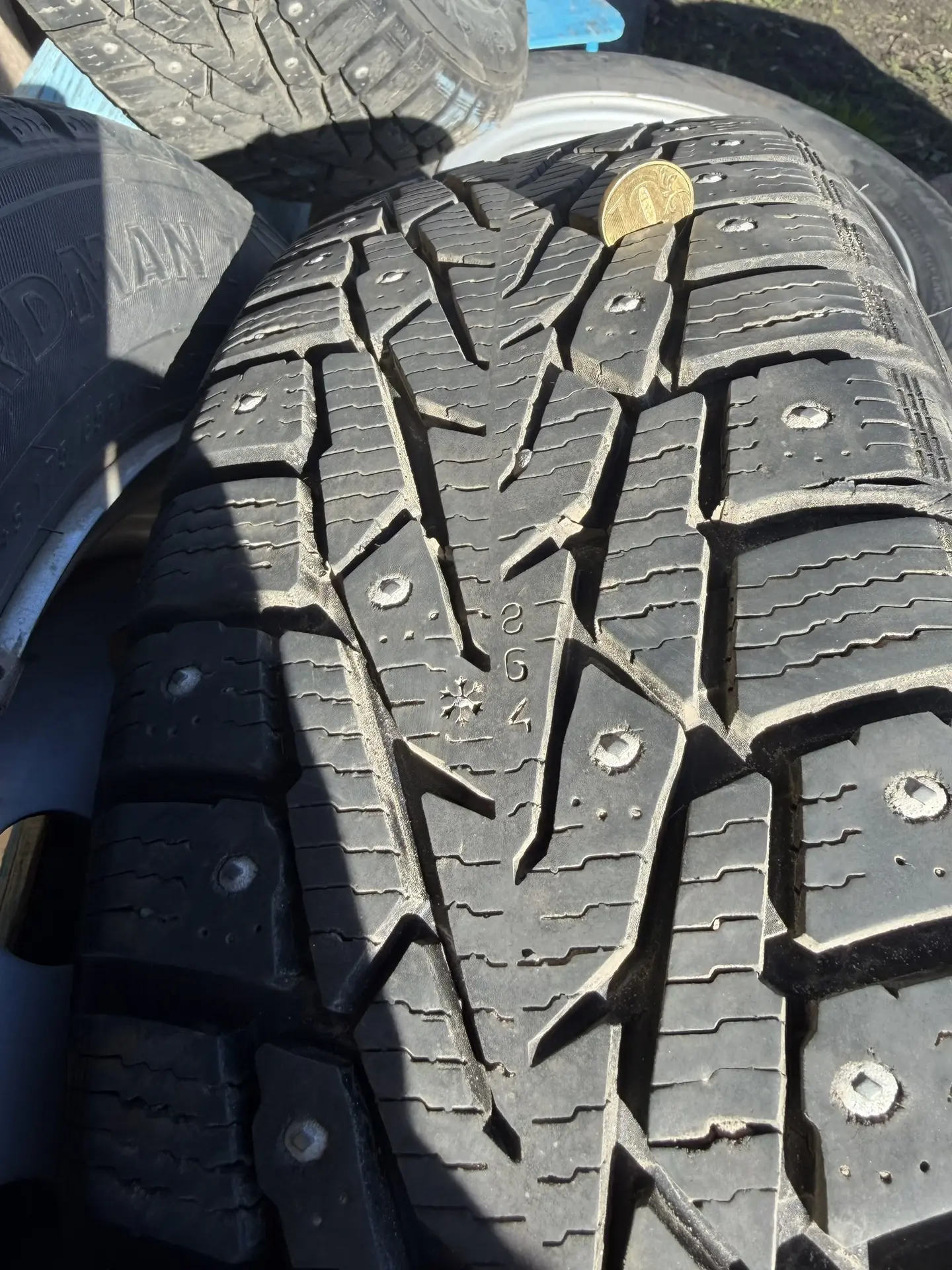 Продаю зимнюю шипованную резину на дисках. Nokian Tyres Nordman 7 175/65 R14. Состояние...