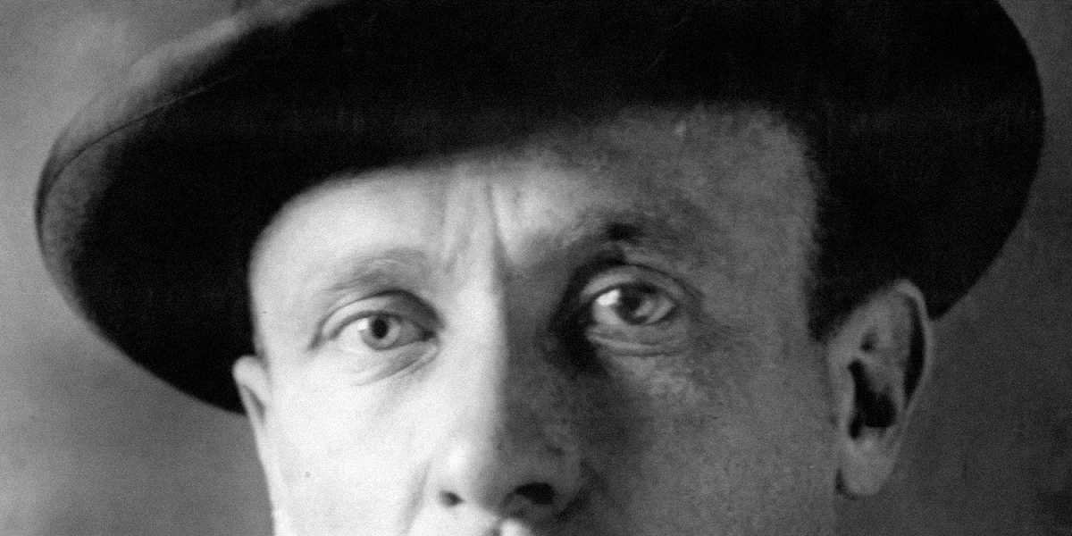«Любовь выскочила перед нами, как из-под земли выскакивает убийца в переулке, и поразил...