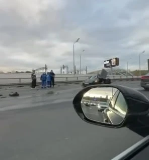 🚨 Фургон и McLaren столкнулись на улице Генерала Дорохова