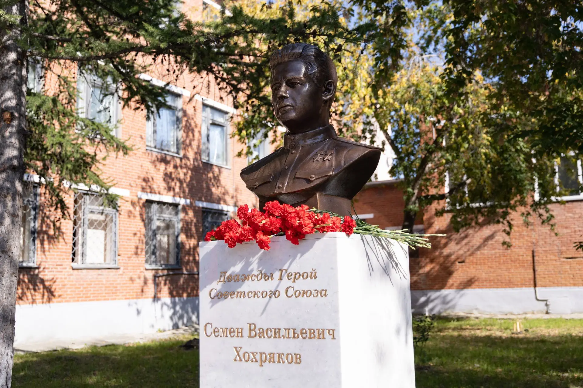 ⭐️В Военном учебном центре ЮУрГУ установлен памятник Семену Хохрякову