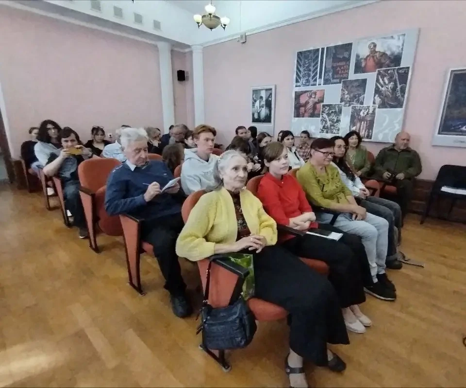 В Бийской центральной городской библиотеке📚имени В.М. Шукшина состоялась презентация о...