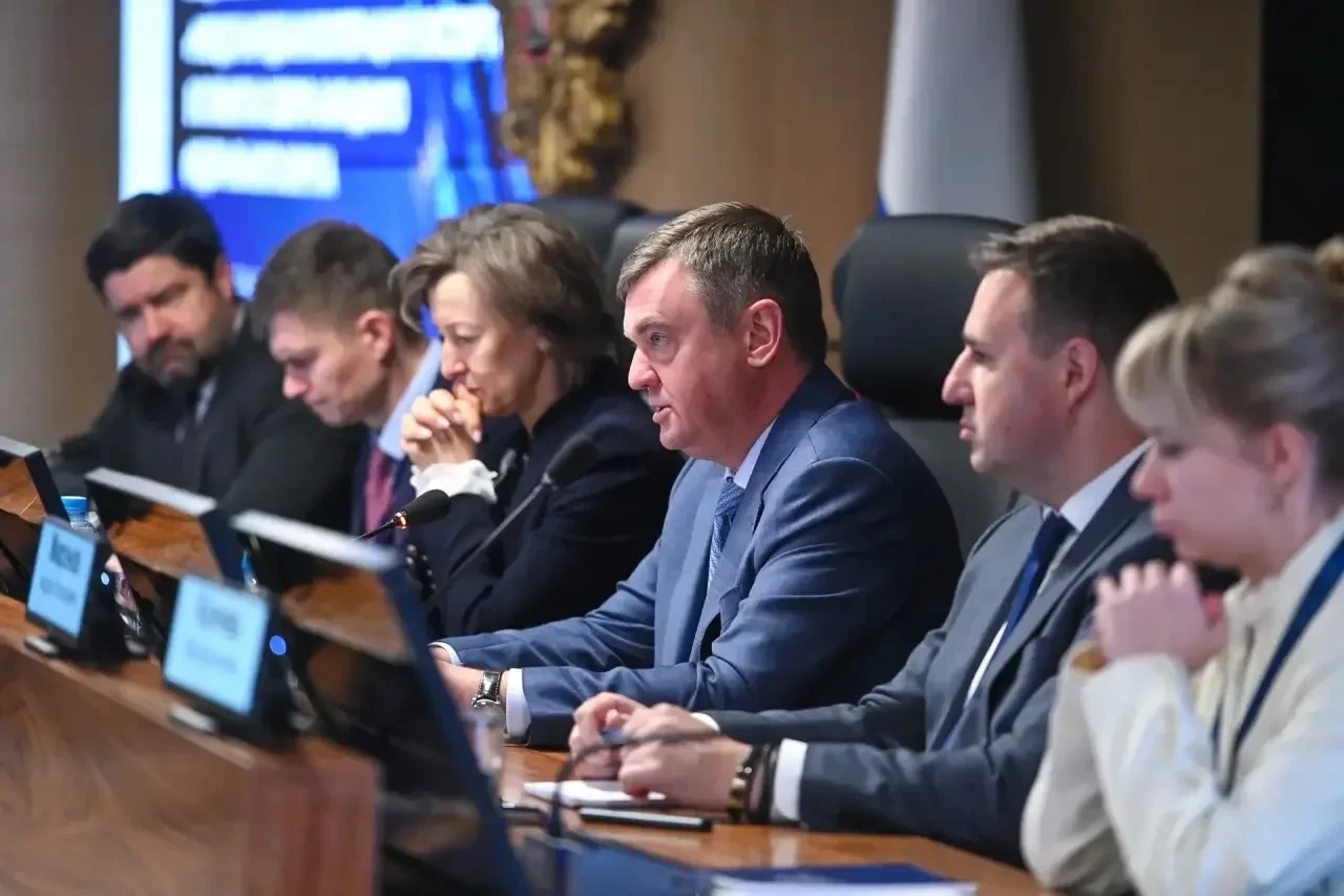 📌 В Невской ратуше проходит окружное совещание по экспорту