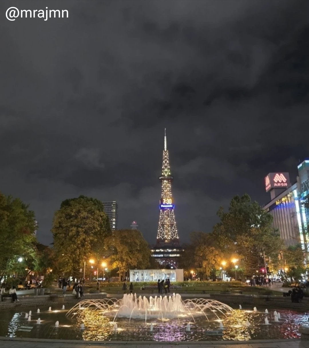 🗼✨ Саппоро сияет для именинника!