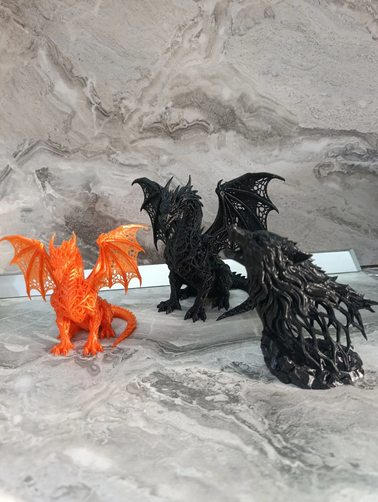 Продаю 3D‑фигурки: оранжевый дракон(350 руб.), чёрный дракон(500 руб.) голова волка(300...