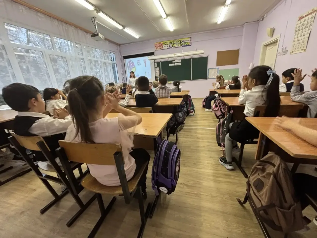 В 1Б классе (кл. рук. Клочкова А. А.) прошло «Посвящение в первоклассники».