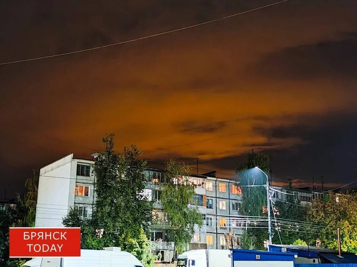 В Брянске громко: в небе над городом жители услышали сильный грохот