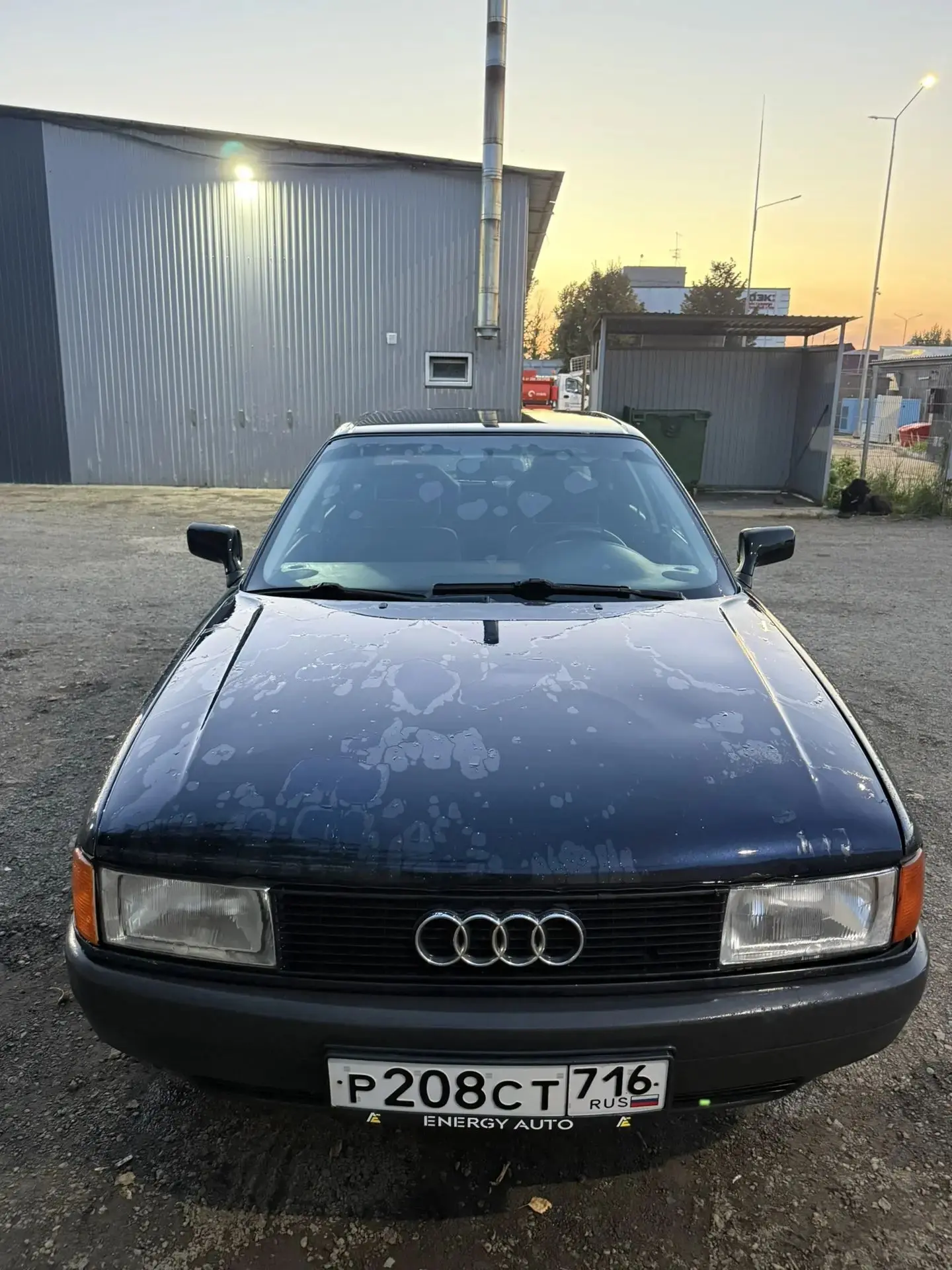 Продается автомобиль Audi 80 (бочка) на родном карбюраторе на ровном ходу. Работает печ...
