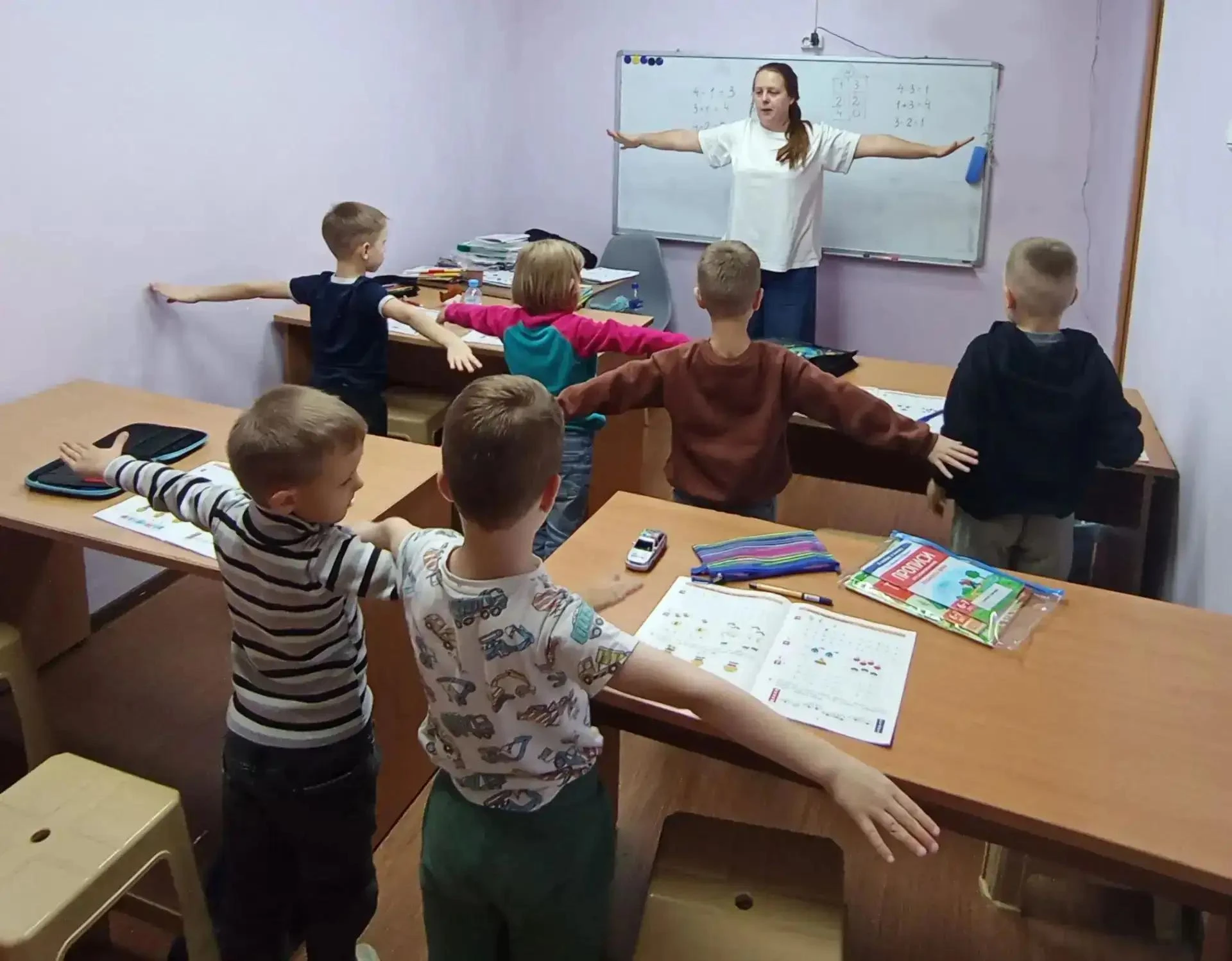 Педагог отделения ДО "Центр на Староникитской" Балашова О. С. включает в каждое занятие...