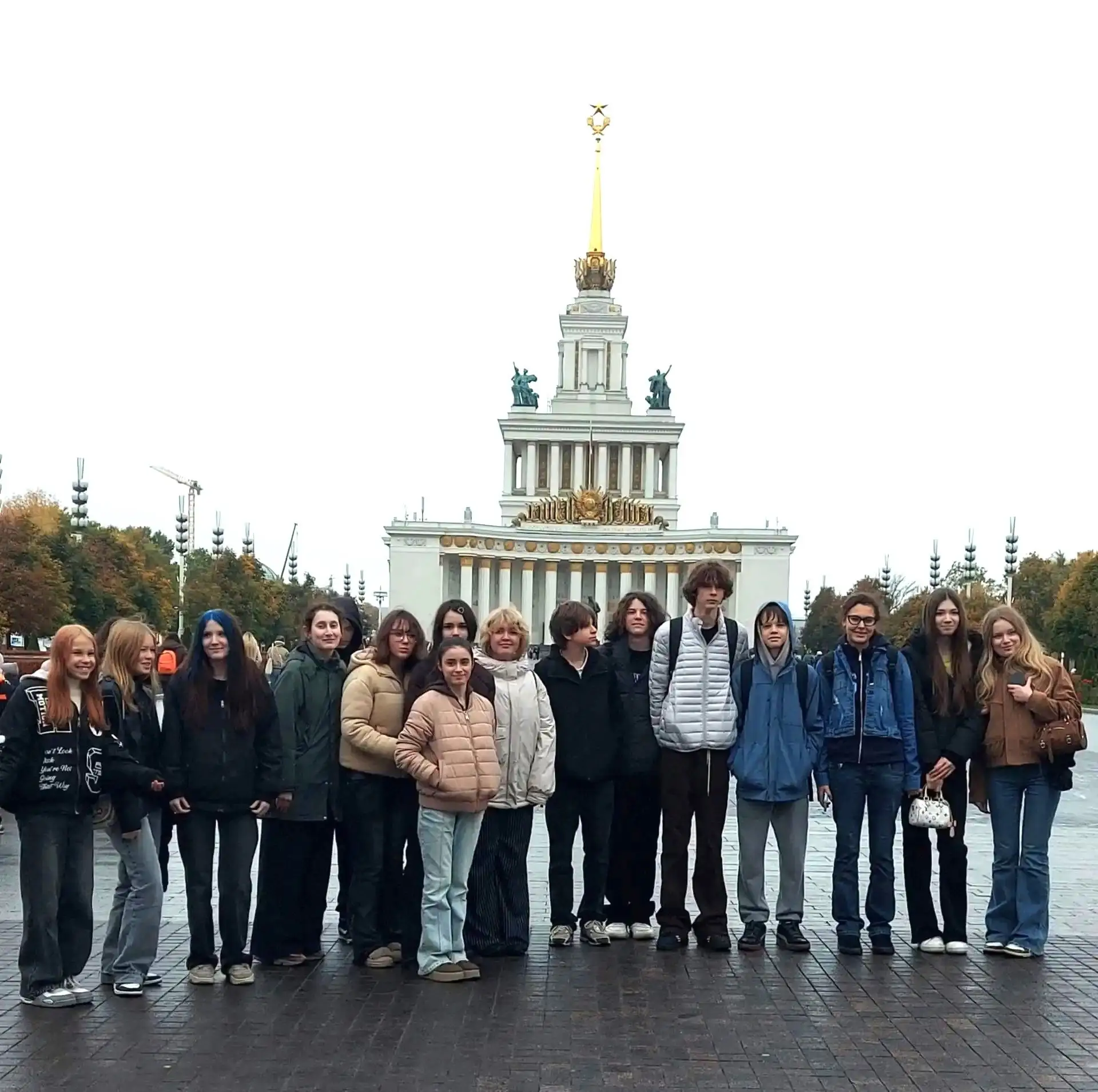 🖼 8 «Д» посетил выставку «Искусство сцены. Академическая живопись» на ВДНХ