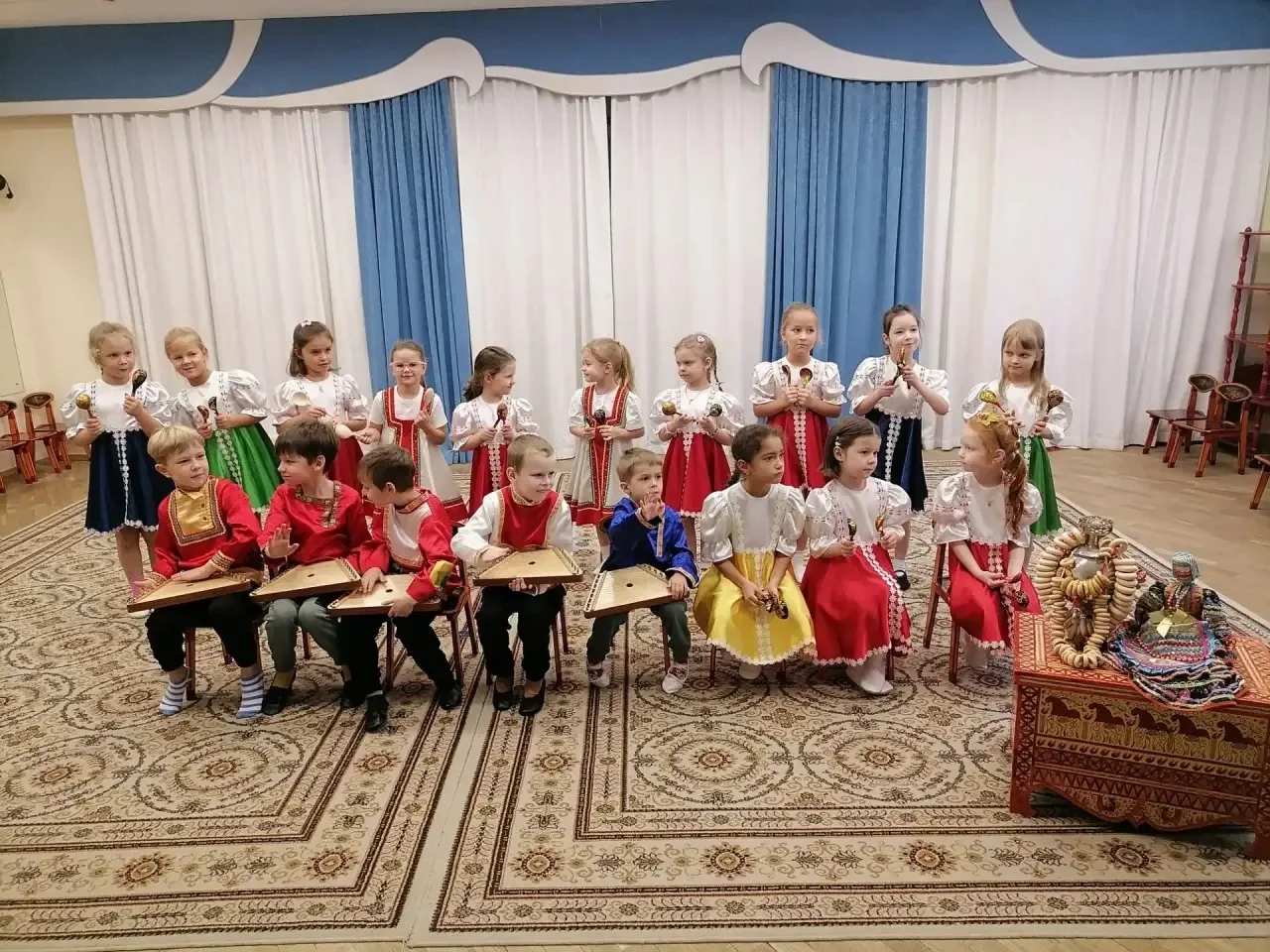 🎶Музыка, сказки и любимые бабушки с дедушками — в наших дошкольных корпусах было по-на...
