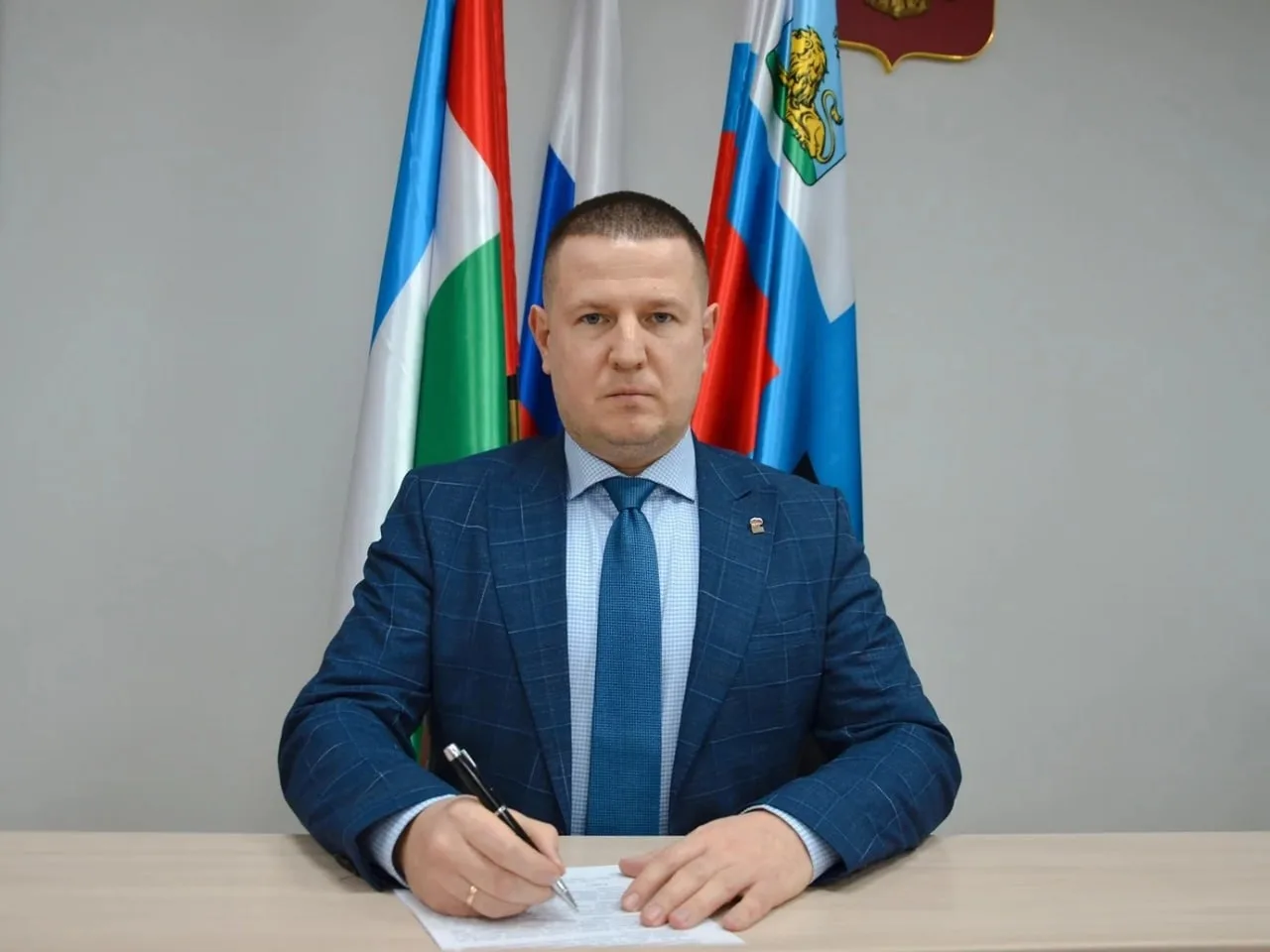 Глава Краснояружского округа Белгородской области покидает пост с 18 октября в связи с ...