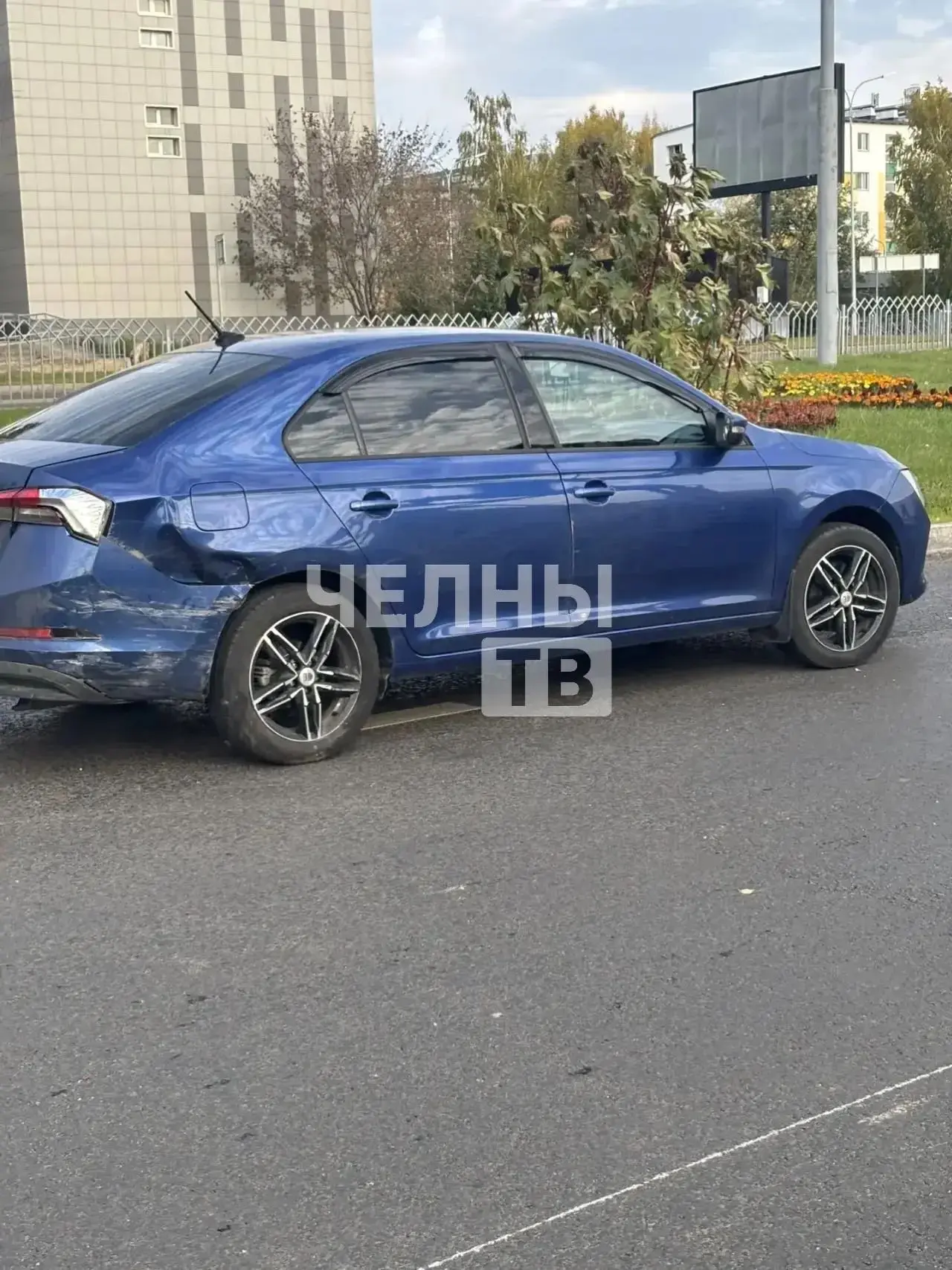 ❗️Возле остановки «ДК Энергетик» произошло ДТП, водитель отечественного авто скрылся с ...