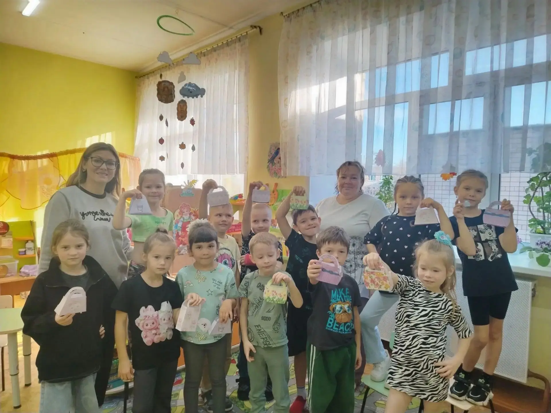 🎉 Мастер‑класс в детском саду: сумочка из бумаги своими руками! 🎉
