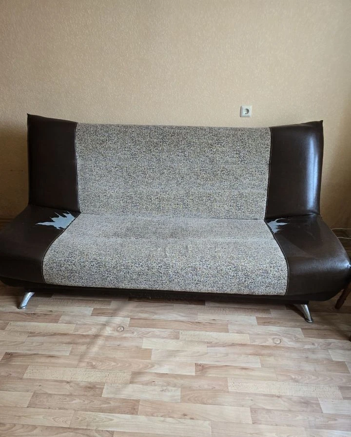 Отдам диван,самовывоз