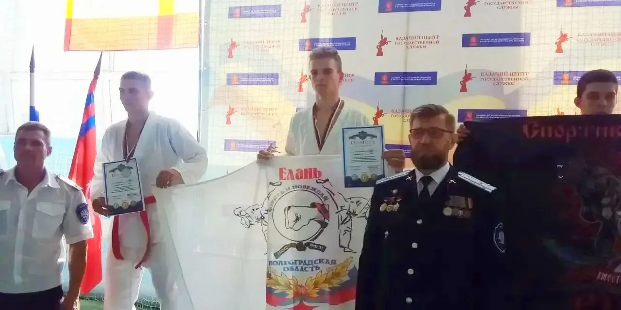 Запорожский Андрей, ученик нашей школы и воспитанник Еланской ДЮСШ, достойно представил...